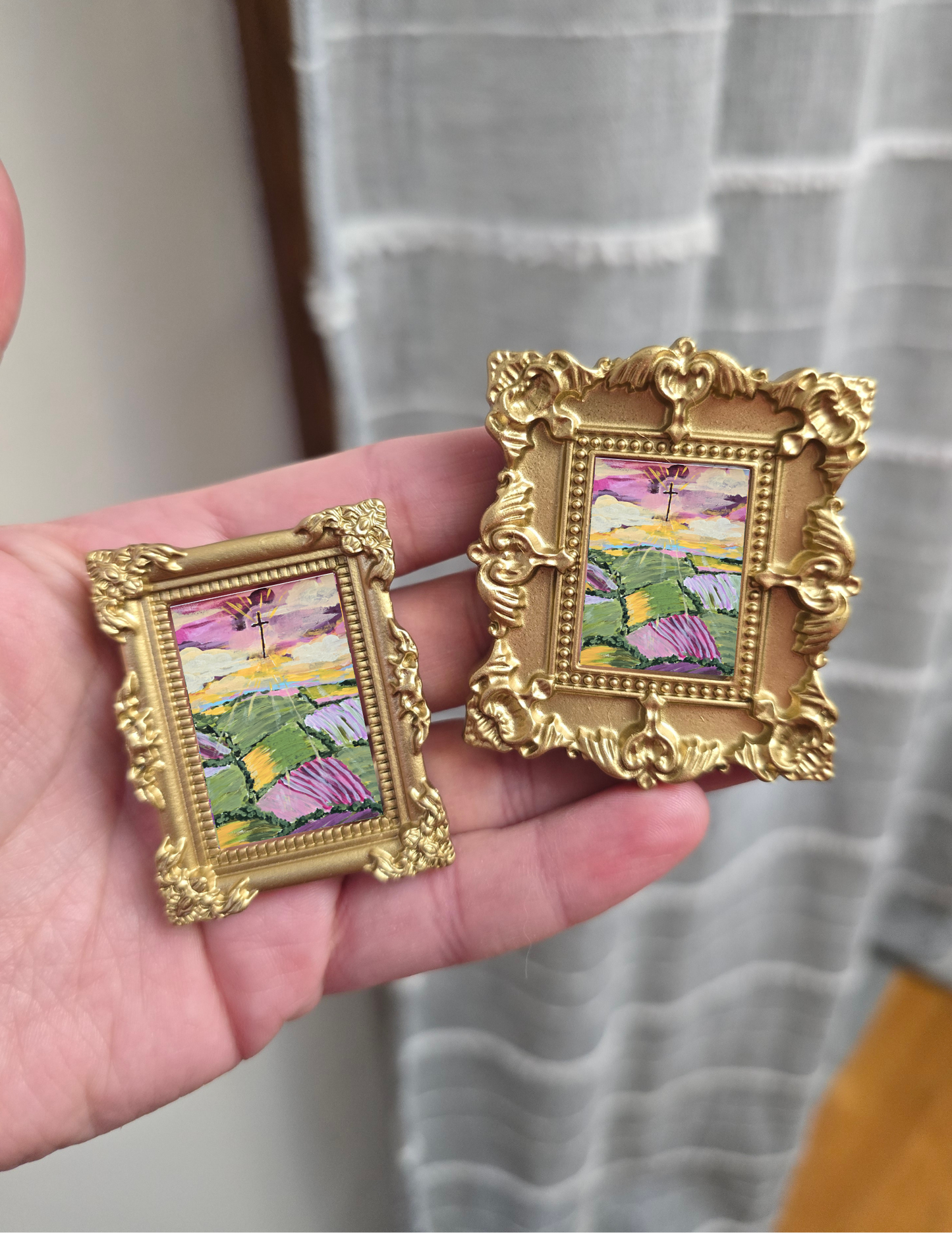 Mini Golden Painted Framed, Textured Artwork Magnet. READ DESCRIPTION.