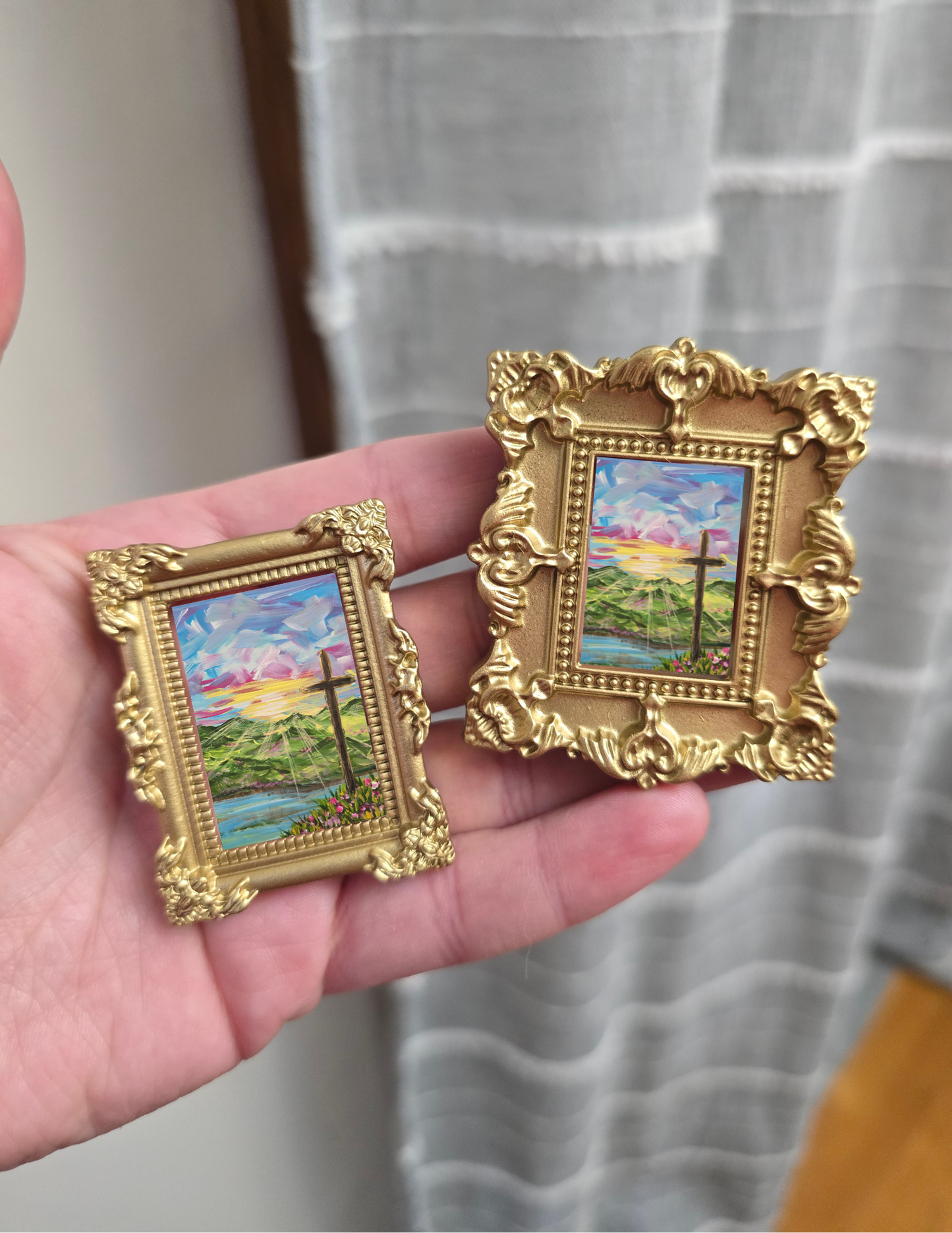 Mini Golden Painted Framed, Textured Artwork Magnet. READ DESCRIPTION.